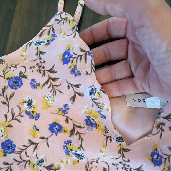 Socialite Floral Top - Picture 3 of 9